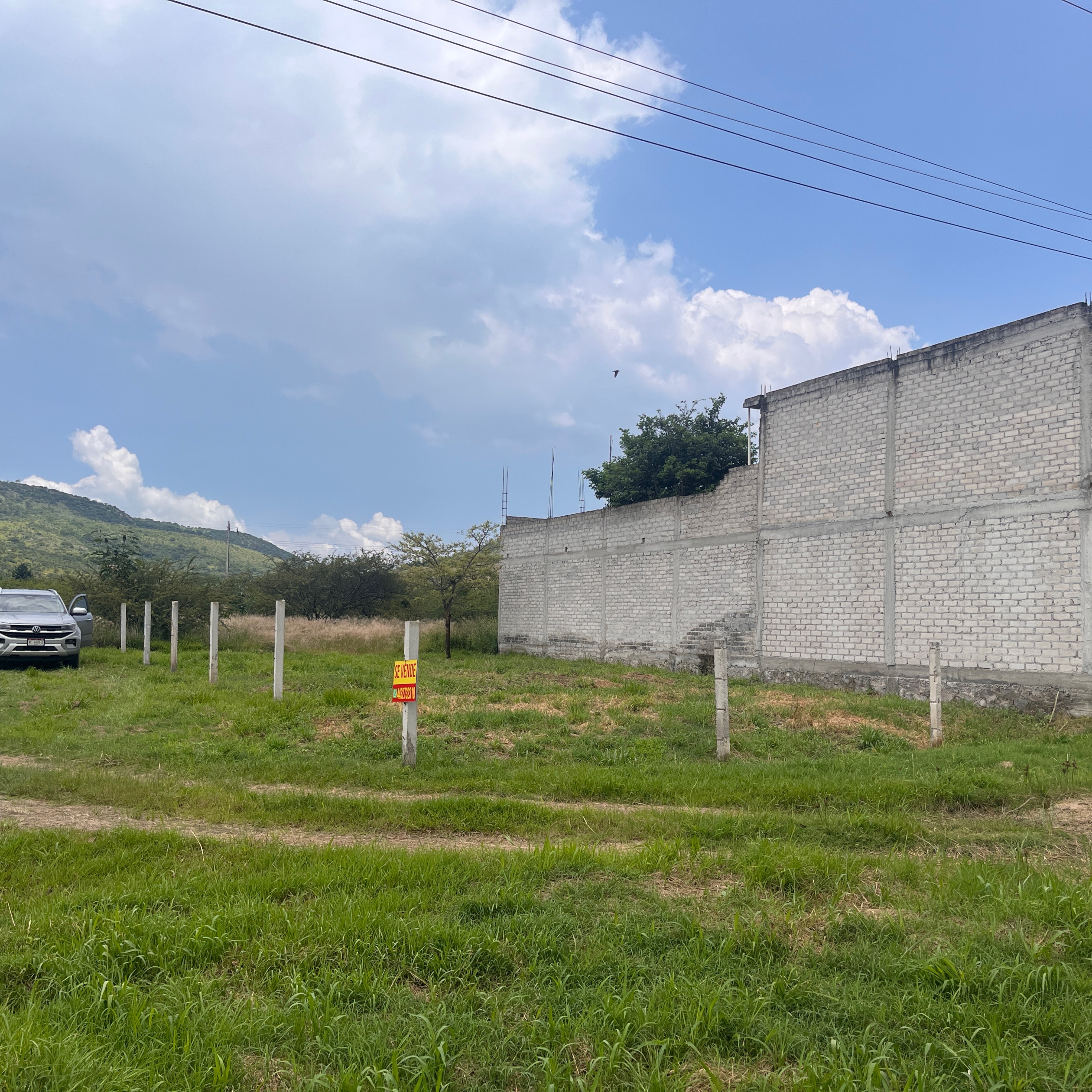 TERRENO A PIE DE CARRETERA FEDERAL • EN ZINAPÉCUARO MICHOACÁN