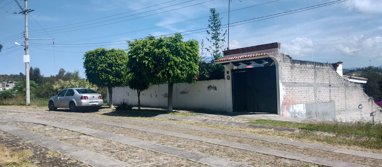 CASA EN ZINAPÉCUARO EN EL FRACCIONAMIENTO RESIDENCIAL DEL BALNEARIO ATZIMBA