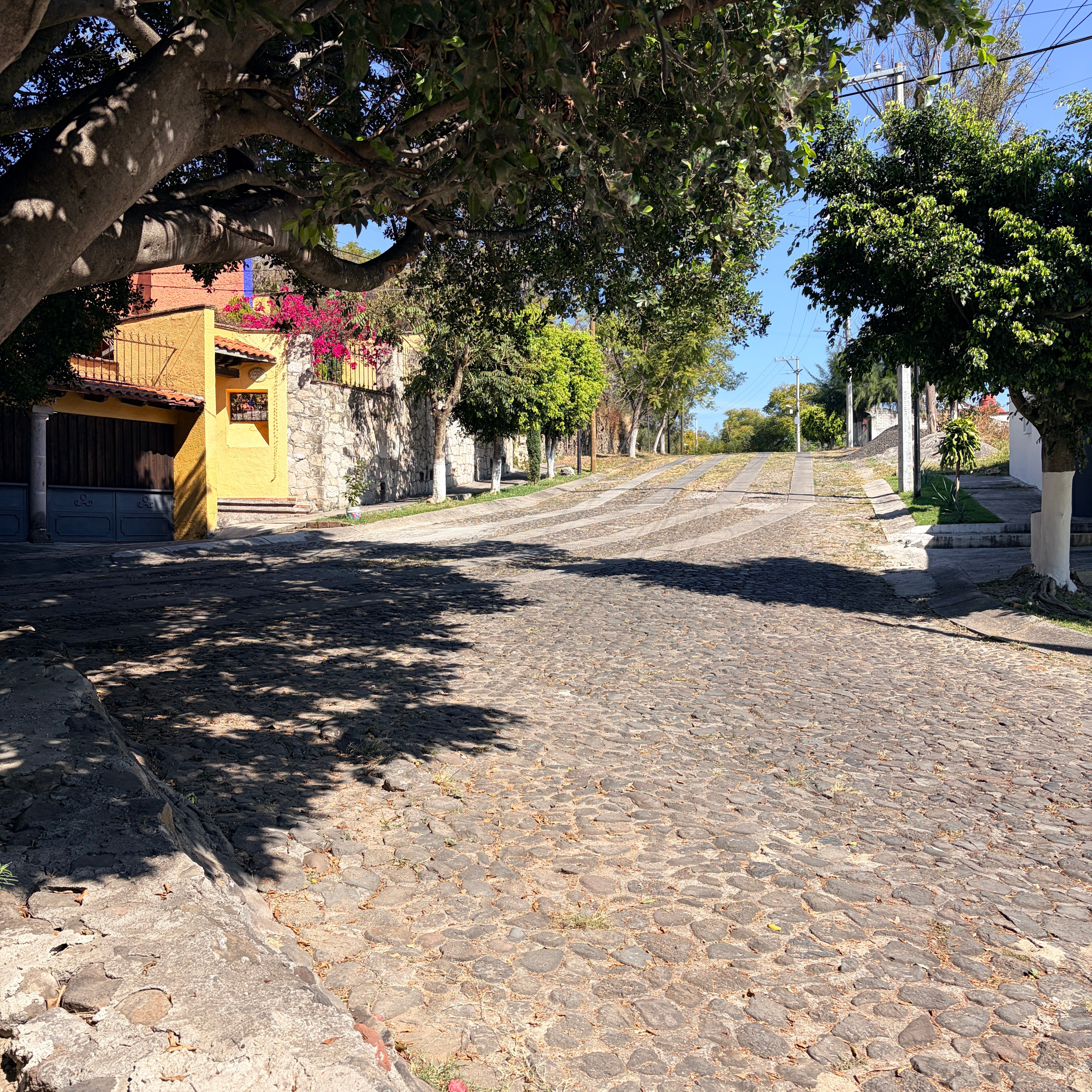 TERRENO RESIDENCIAL • FRACCIONAMIENTO DEL BALNEARIO ATZIMBA • ZINAPÉCUARO