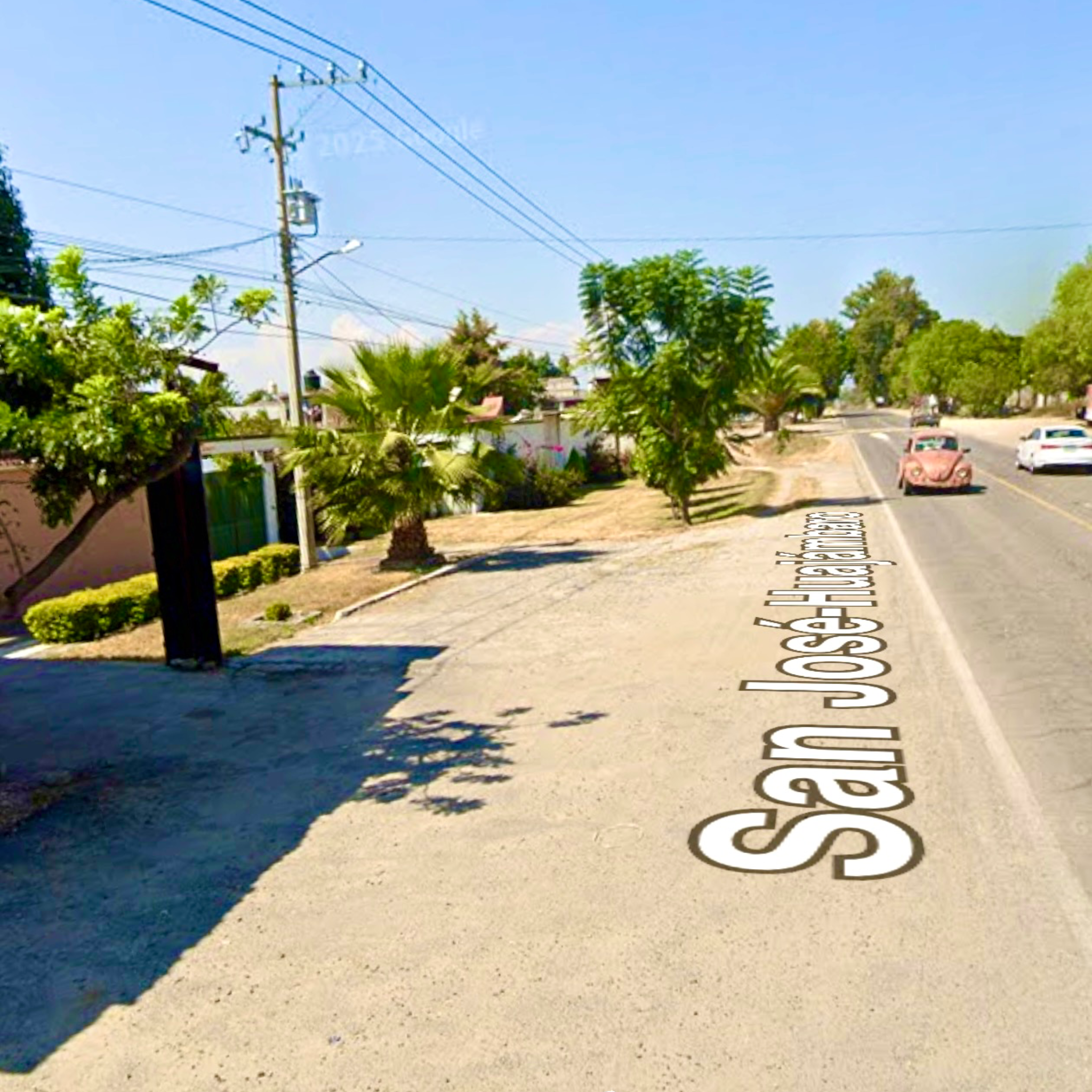 CASA A PIE DE CARRETERA FEDERAL • EN LA YEGÜERÍA• ZINAPÉCUARO MICHOACÁN