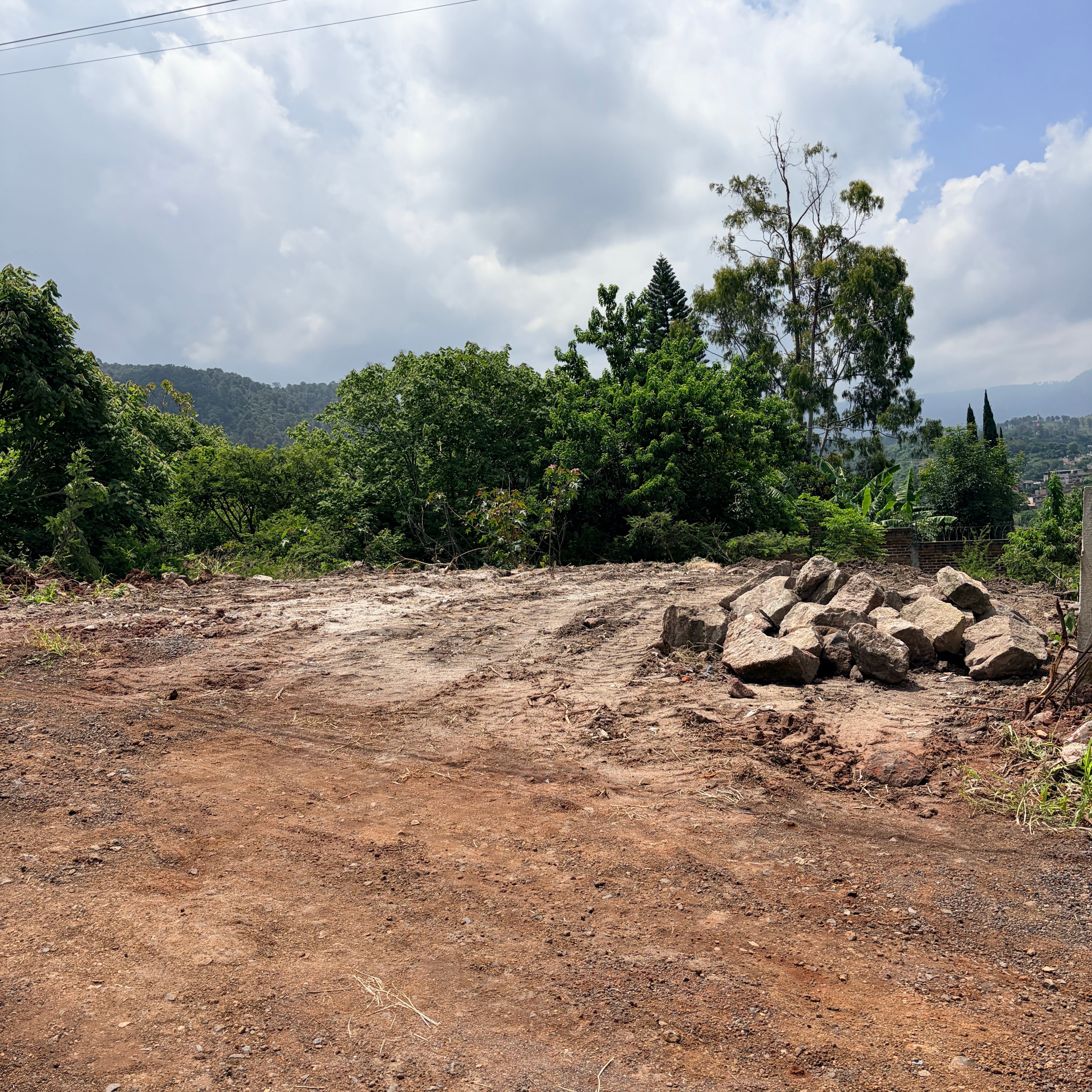 TERRENO EN TIERRAS COLORADAS • ZINAPÉCUARO MICHOACÁN