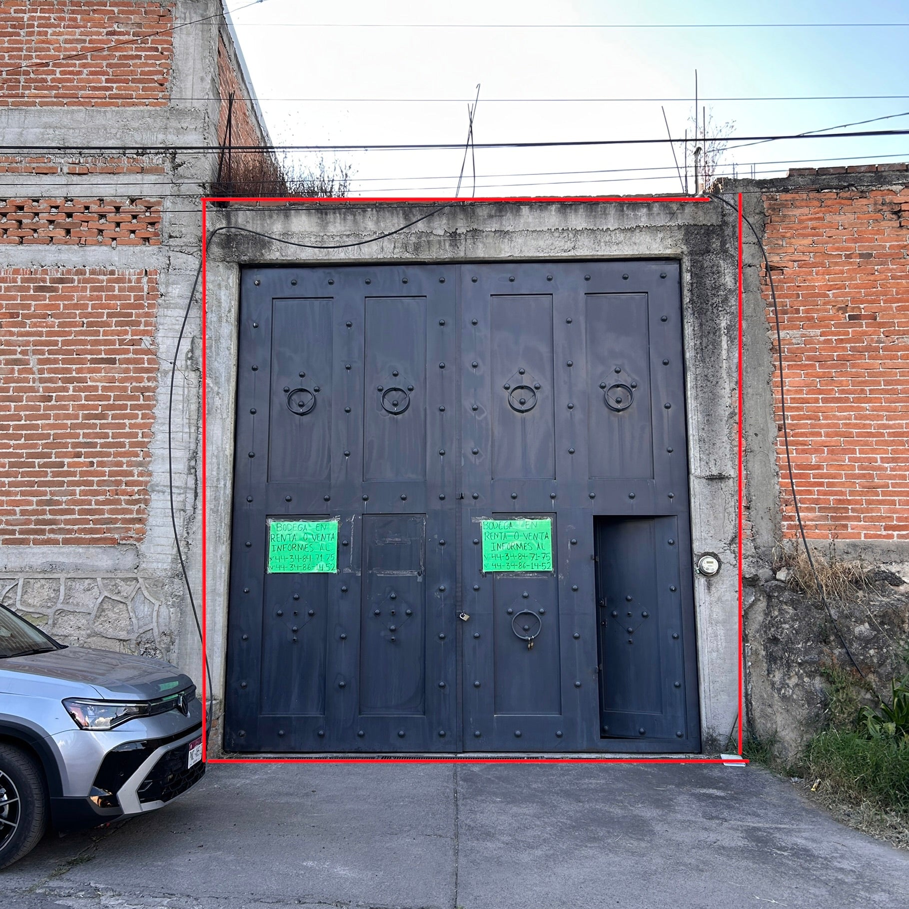 BODEGA EN ZINAPÉCUARO • A 200 METROS DE CARRETERA FEDERAL