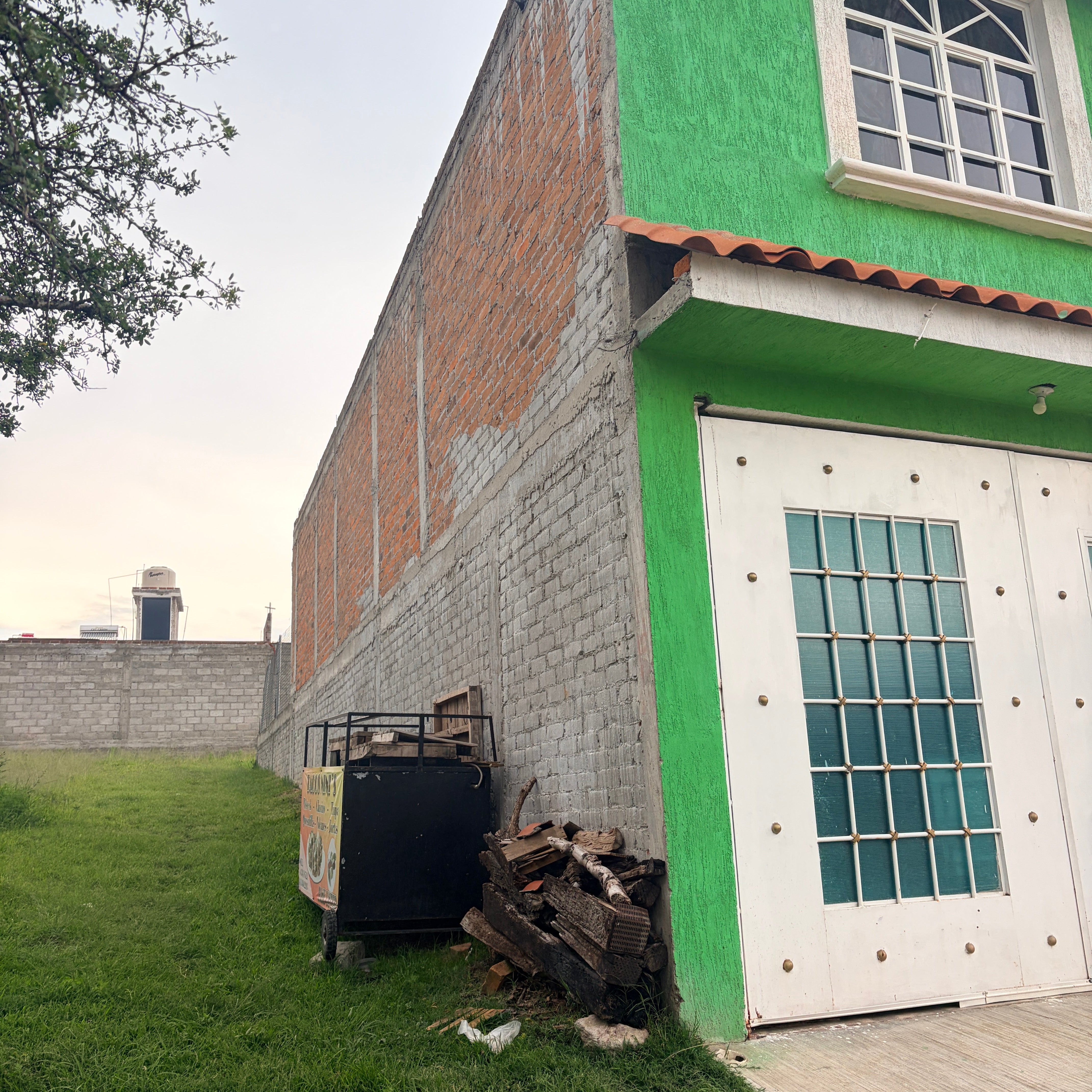 CASA EN COLONIA EMILIANO ZAPATA • ZINAPÉCUARO MICHOACÁN
