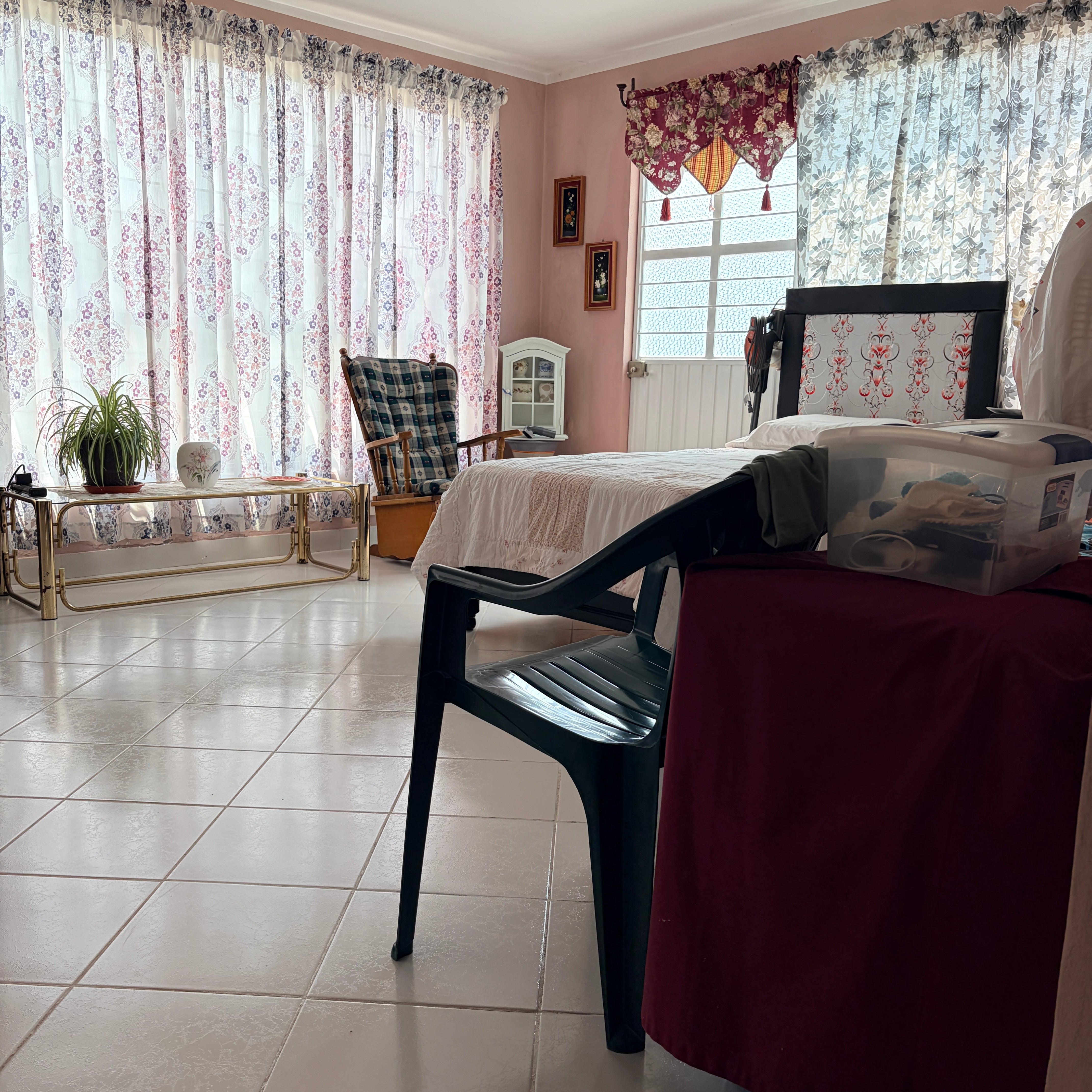 CASA A PIE DE CARRETERA FEDERAL • EN LA YEGÜERÍA• ZINAPÉCUARO MICHOACÁN