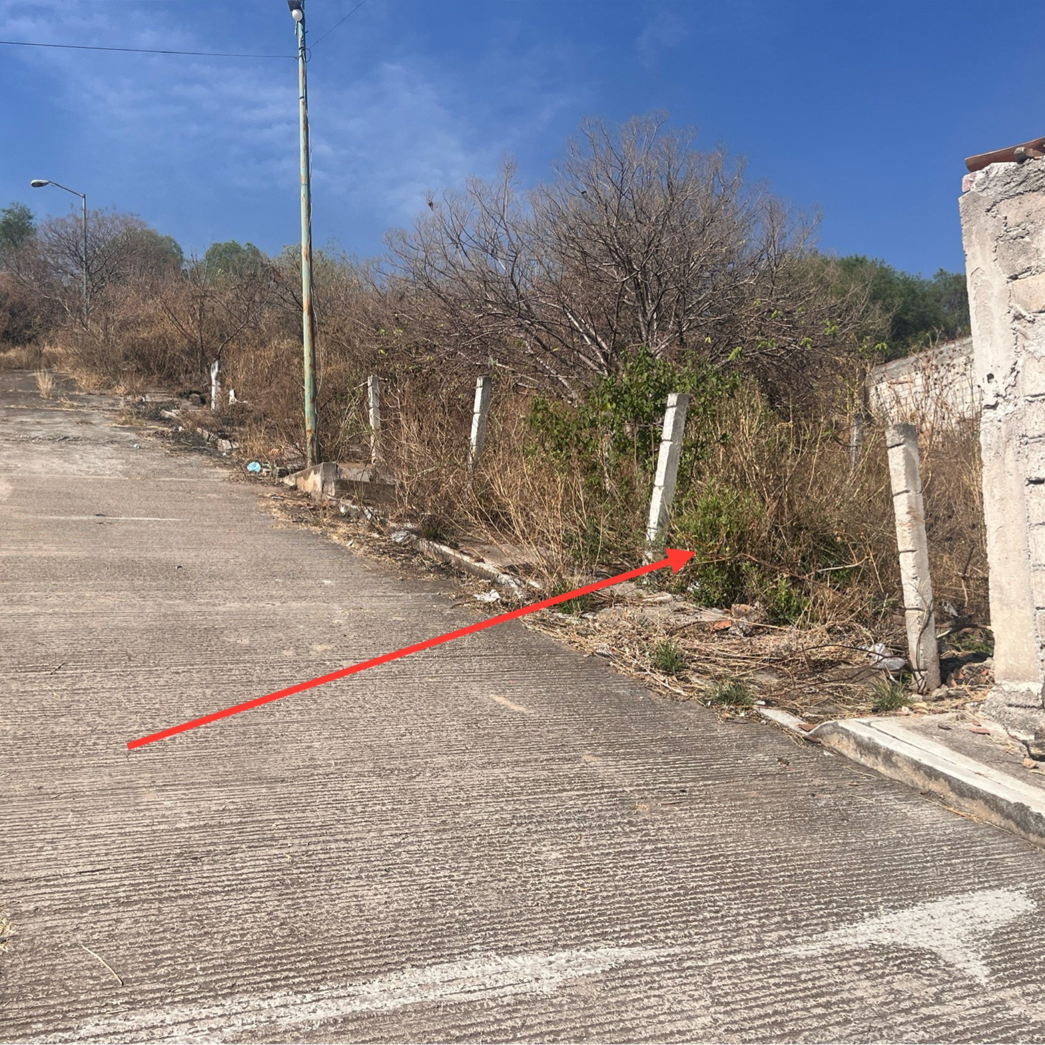 TERRENO EN LA ZONA DEL AUDITORIO ZINAPÉCUARO MICHOACÁN