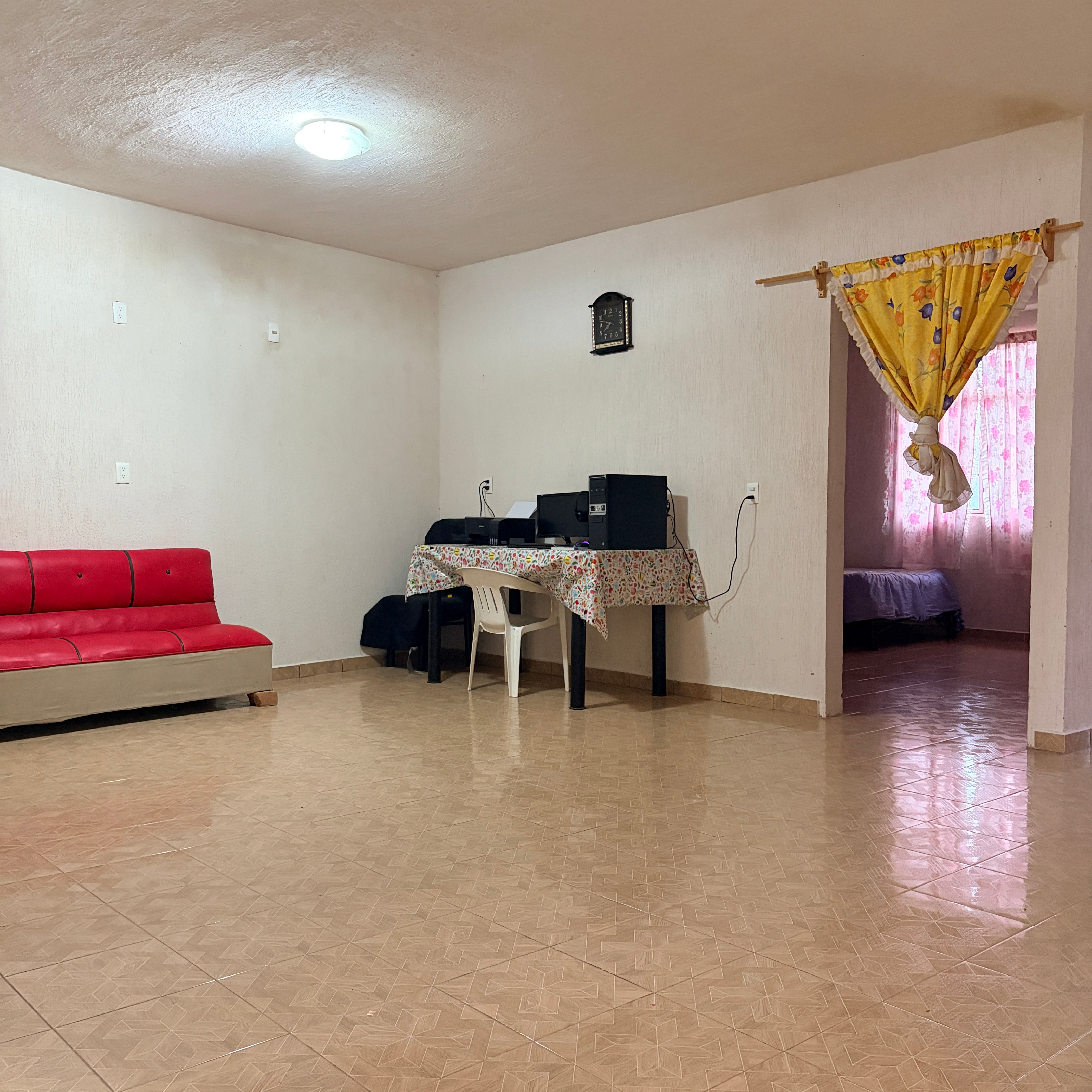 CASA EN COLONIA EMILIANO ZAPATA • ZINAPÉCUARO MICHOACÁN