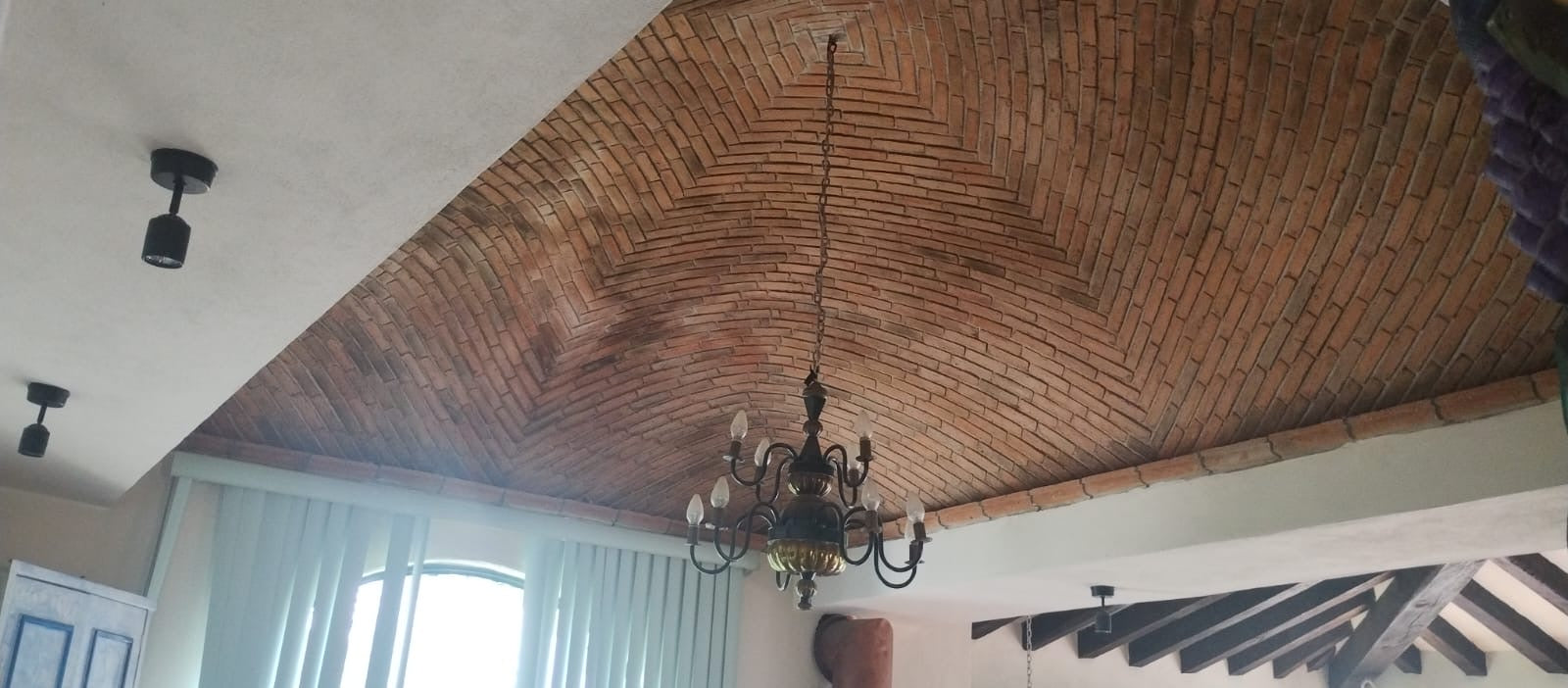 CASA EN ZINAPÉCUARO EN EL FRACCIONAMIENTO RESIDENCIAL DEL BALNEARIO ATZIMBA