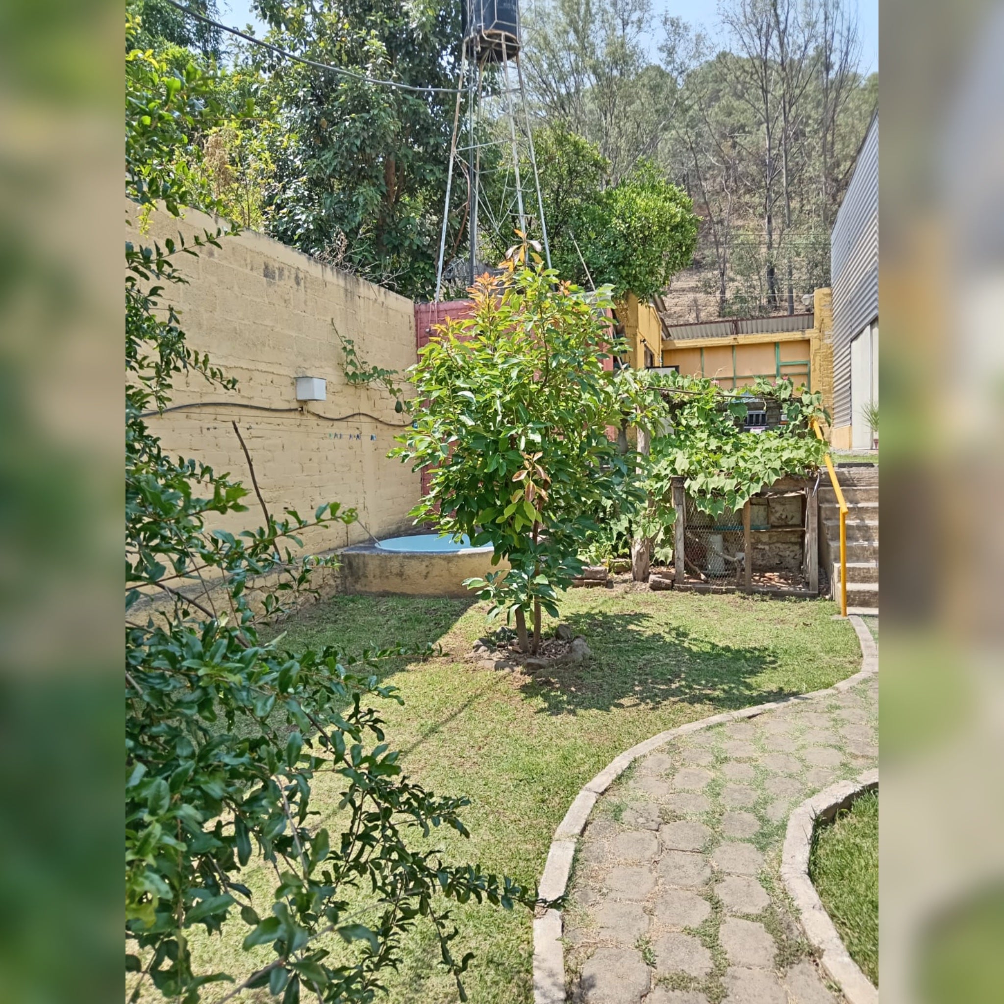 INMUEBLE EN LIBRAMIENTO SUR ZINAPÉCUARO MICHOACÁN