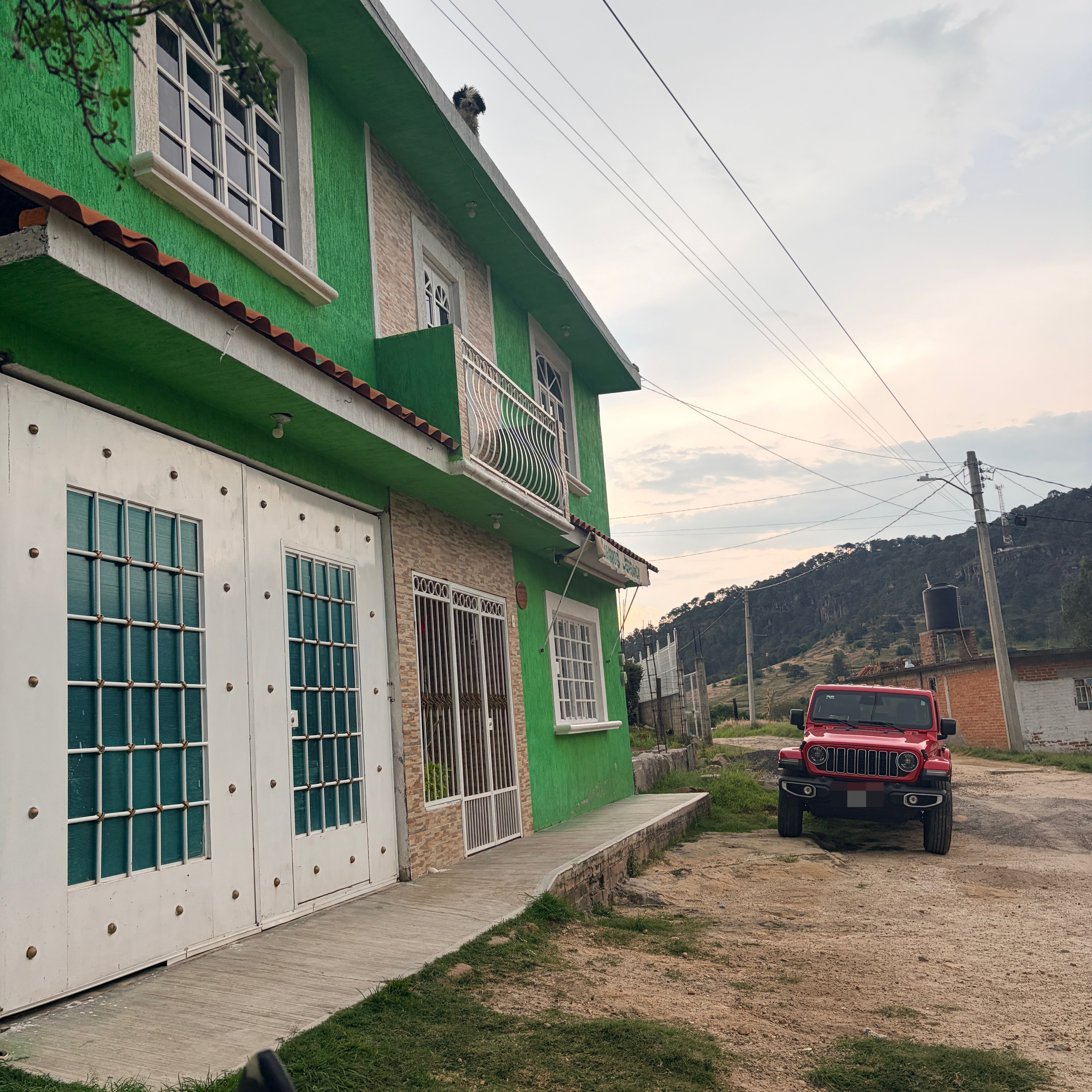 CASA EN COLONIA EMILIANO ZAPATA • ZINAPÉCUARO MICHOACÁN