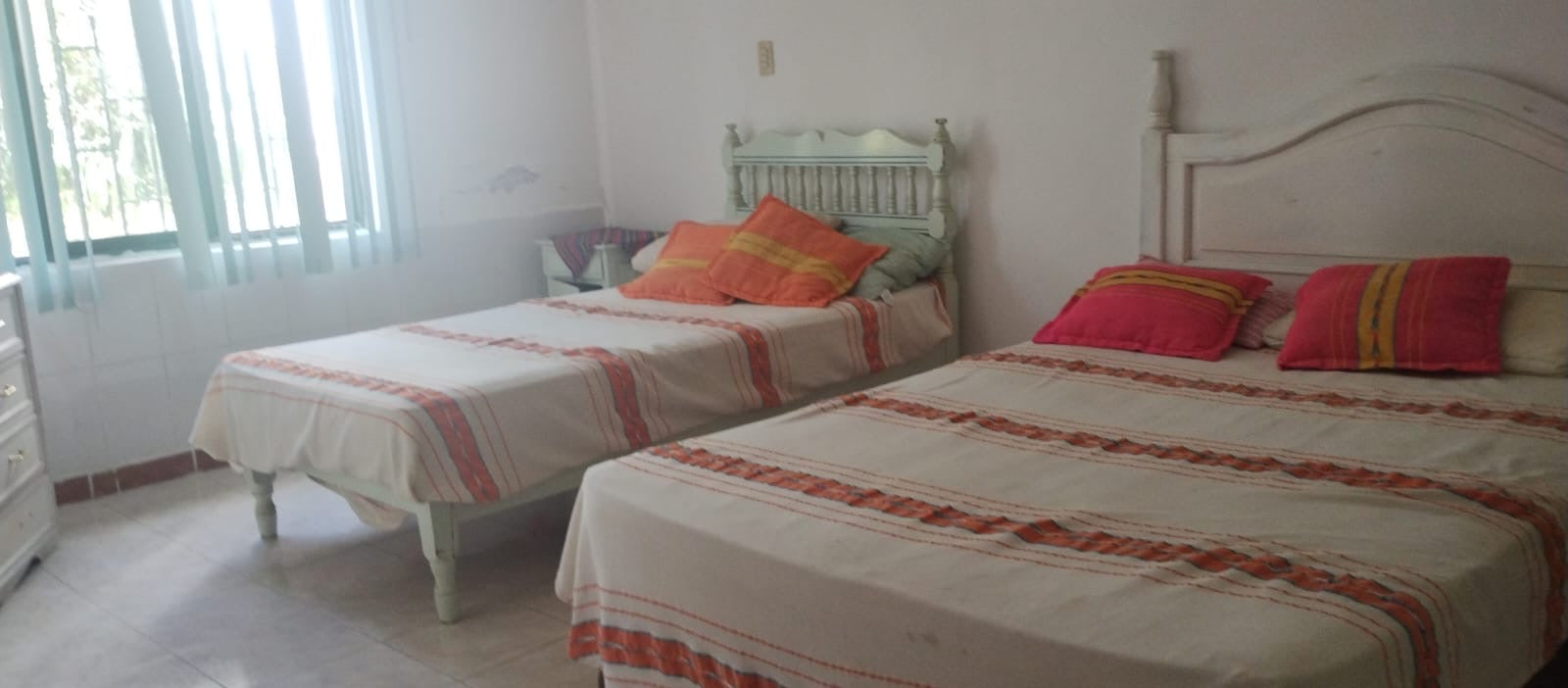 CASA EN ZINAPÉCUARO EN EL FRACCIONAMIENTO RESIDENCIAL DEL BALNEARIO ATZIMBA