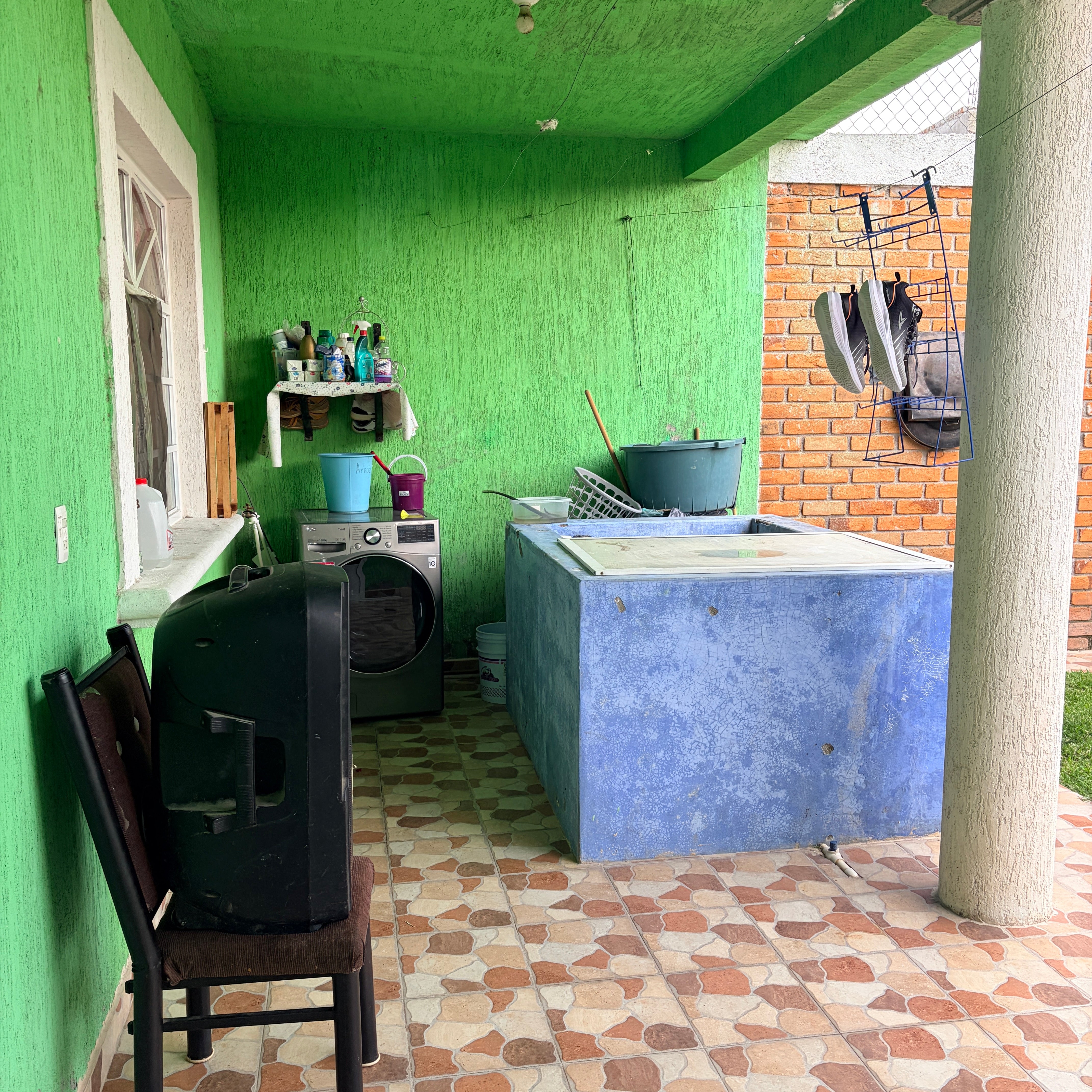 CASA EN COLONIA EMILIANO ZAPATA • ZINAPÉCUARO MICHOACÁN