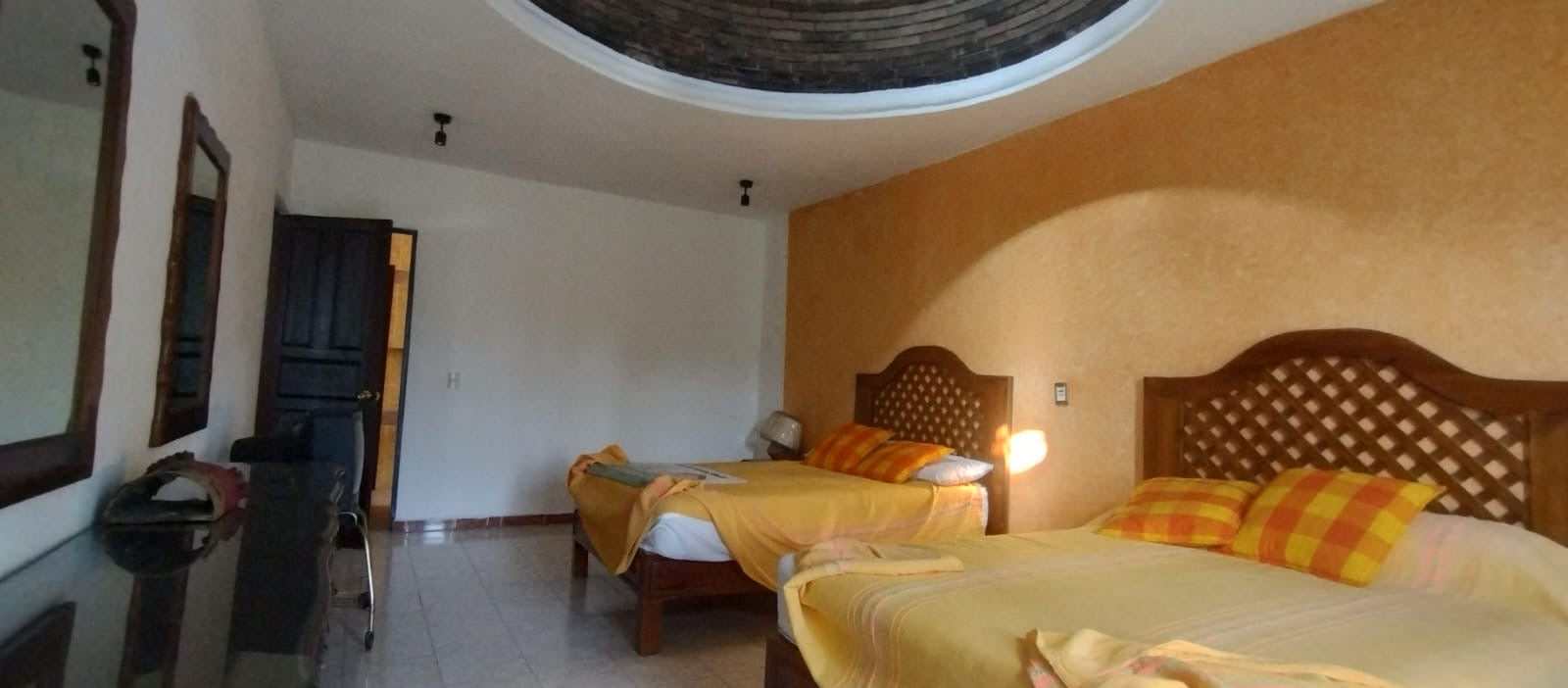 CASA EN ZINAPÉCUARO EN EL FRACCIONAMIENTO RESIDENCIAL DEL BALNEARIO ATZIMBA